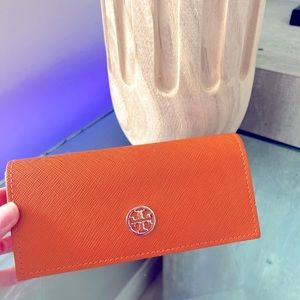 Tory Burch Bright Orange Sunglass Case 🕶